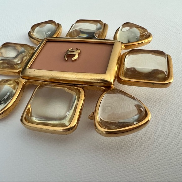 RARE Chanel Vintage Stylized Flower Brooch, Spring 1996 - Picture 4 of 6